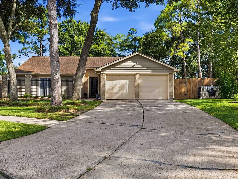 16202 Mill Point Dr — Photo 1
