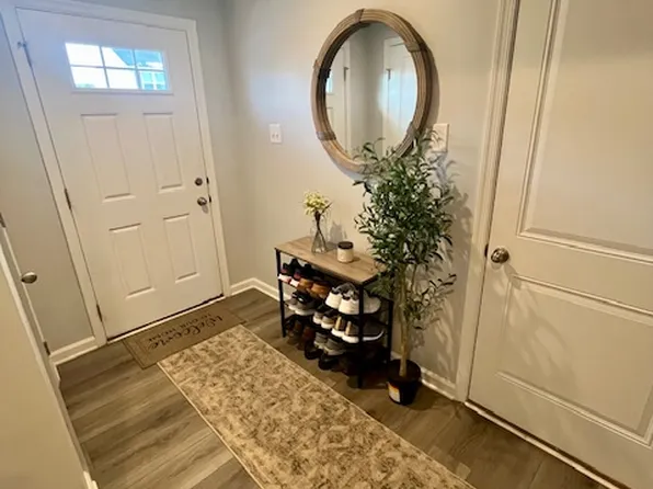 161 Van Fleet Cir, Pottstown, PA 19464
