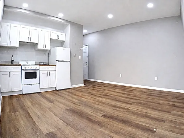 3 Armstrong Ave, Jersey City, NJ 07305