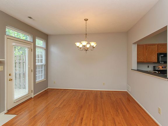 4th image of 1110 Grovewood Dr