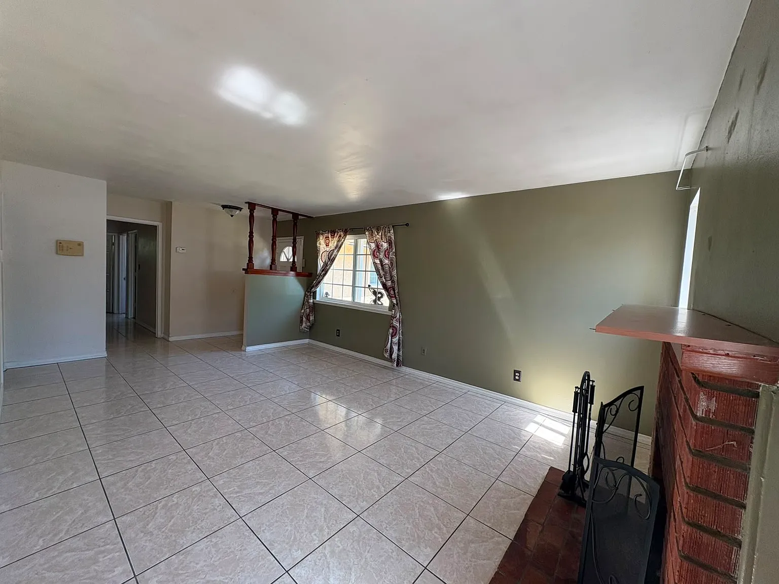 3 bed, 1592 sqft, $3,495 — Photo 2
