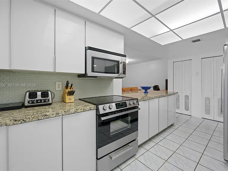 1951 Atlantic Shores Blvd #23 — Photo 7