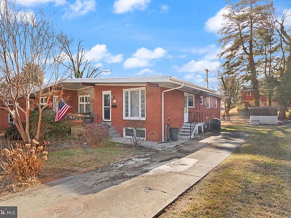 3rd image of 1211 Brixton Rd