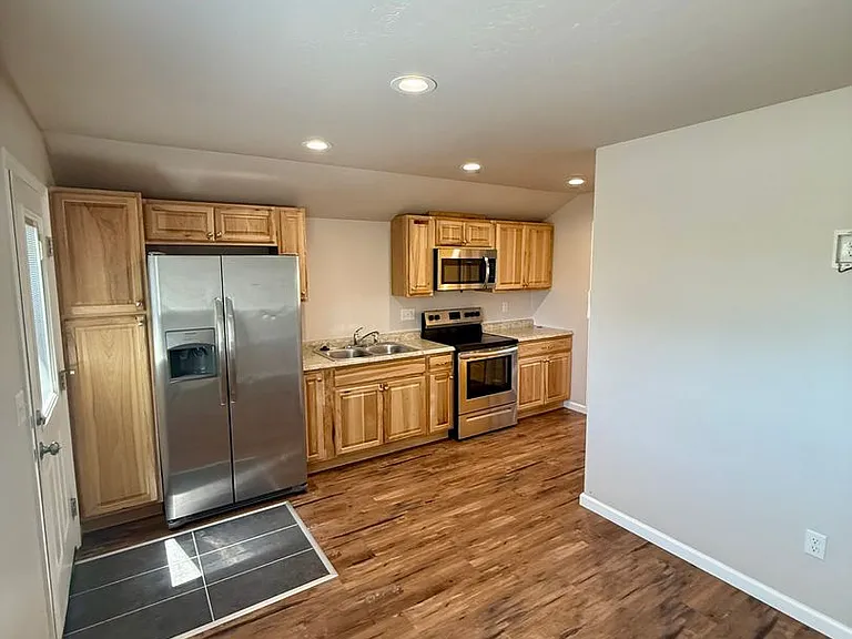 1104 Kane St — Photo 7
