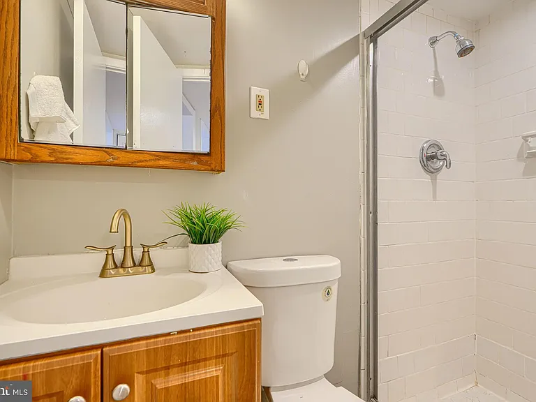 3645 Glengyle Ave #3F — Photo 21