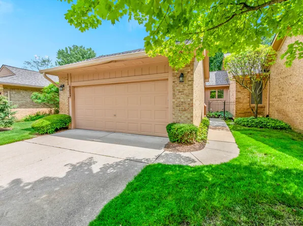 21910 River Ridge Trl, Farmington, MI 48335