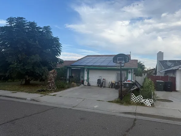 1611 Grapevine Dr, Livingston, CA 95334