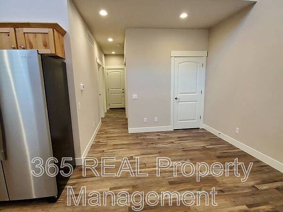 2nd image of 1699 Westward Pl Unit 5