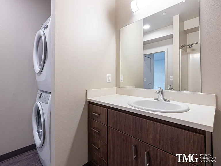 Market Village Apartments — Photo 12