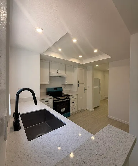 529 Sieber Pl #49 — Photo 3