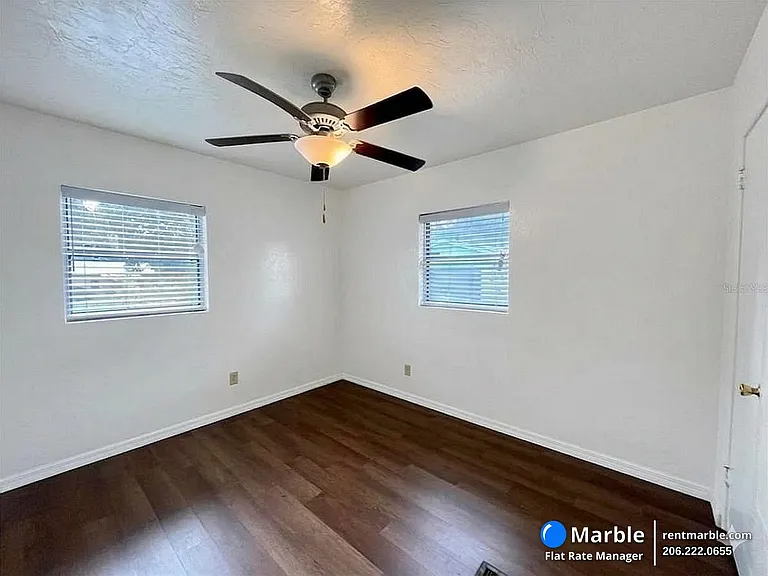501 SE 14th St — Photo 12