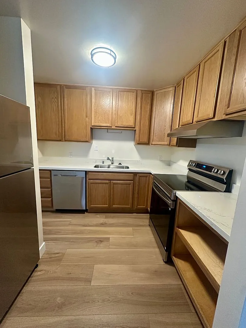 4155CesChav — Photo 2