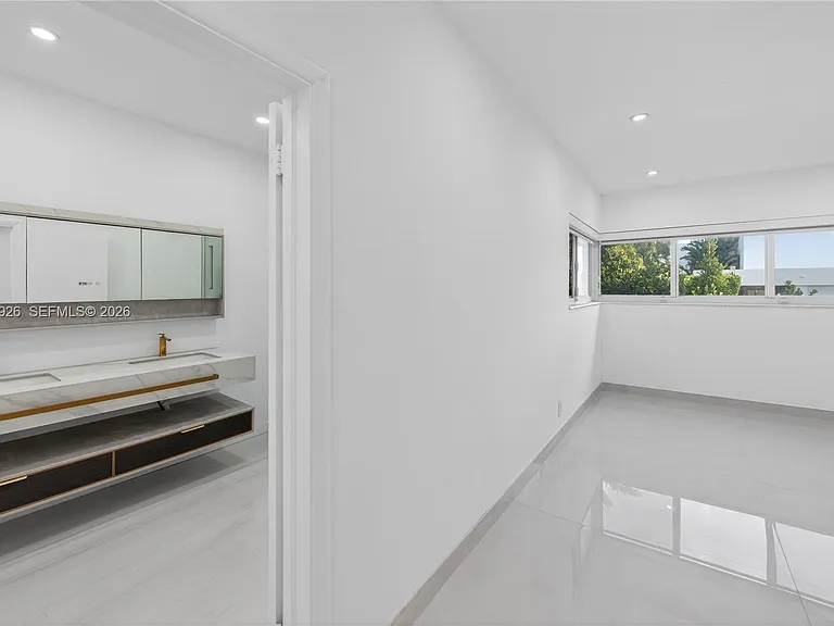 1101 S Shore Dr #1 — Photo 22