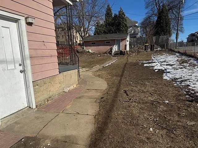 905 N Winnebago St — Photo 23
