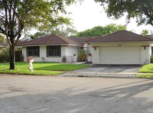 15048 Tetherclift St, Davie, FL 33331