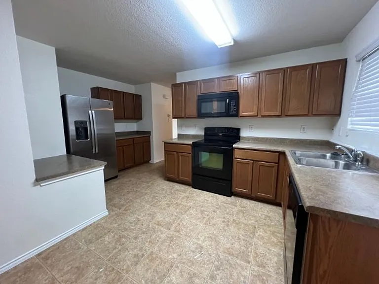 224 Willow Crst — Photo 3