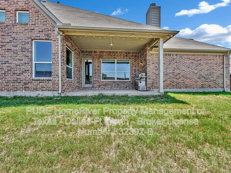5 bed, 4.0 bath, 3367 sqft, $3,900 — Photo 3