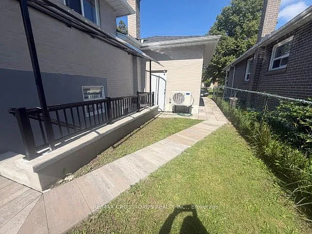 2 bed, $1,900 — Photo 3