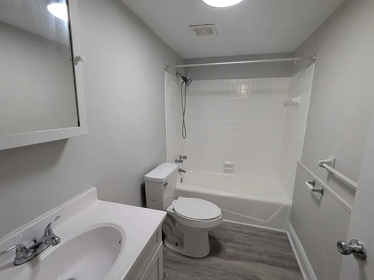 1615 Nottingham Ave #301 — Photo 7