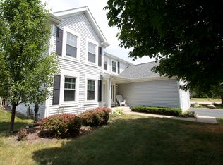 320 Indian Ridge Trl, Wauconda, IL 60084