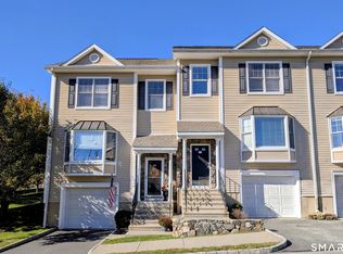 15 Scuppo Rd UNIT 102, Danbury, CT 06811