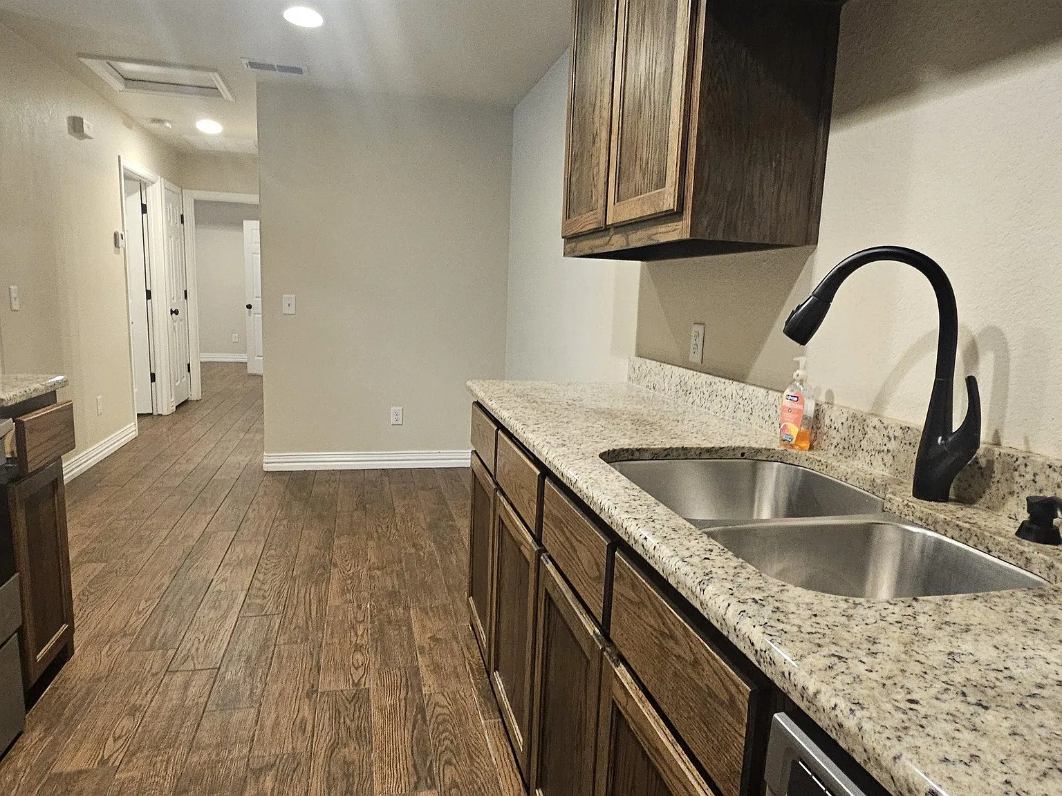 2 bed, 2.0 bath, 1026 sqft, $1,350 — Photo 1
