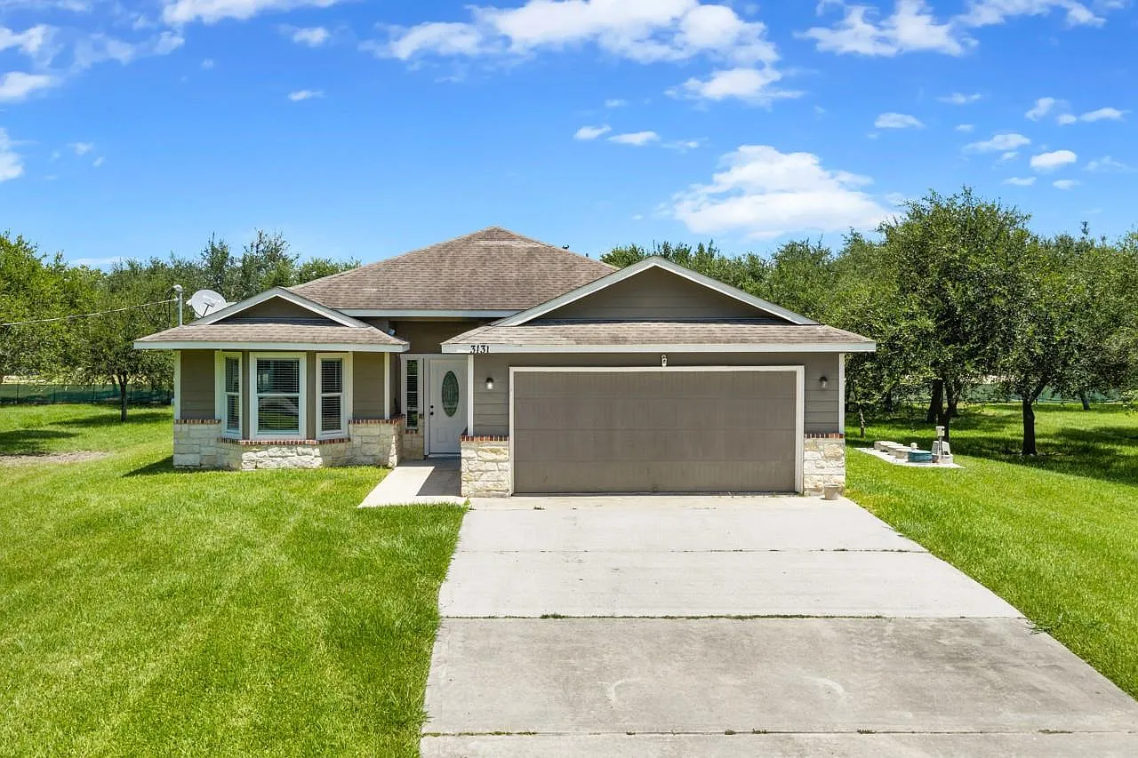 3 bed, 2.0 bath, 1534 sqft, $2,300 — Photo 1