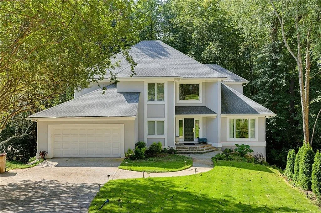 4 bed, 2.5 bath, 3185 sqft, $6,540 — Photo 1