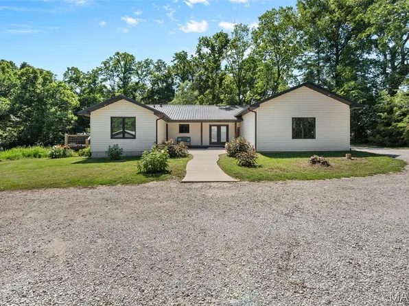 7572 Best Ln, Alhambra, IL 62001