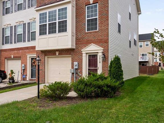 3rd image of 7510 Briargrove Ln