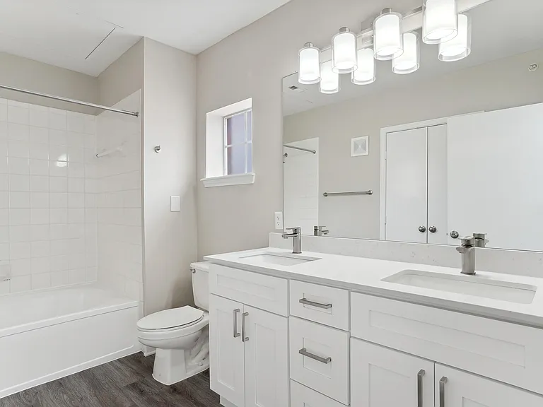Manhattan Bathroom Finishes