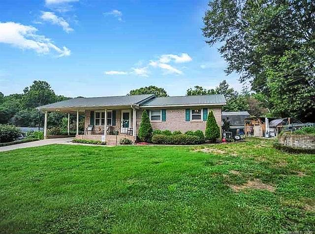1st image of 402 Meadow Ln