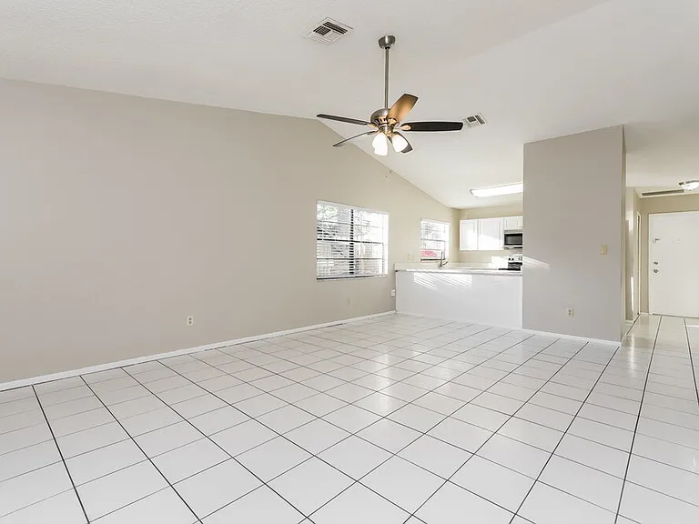 3172 Burlington Dr — Photo 4