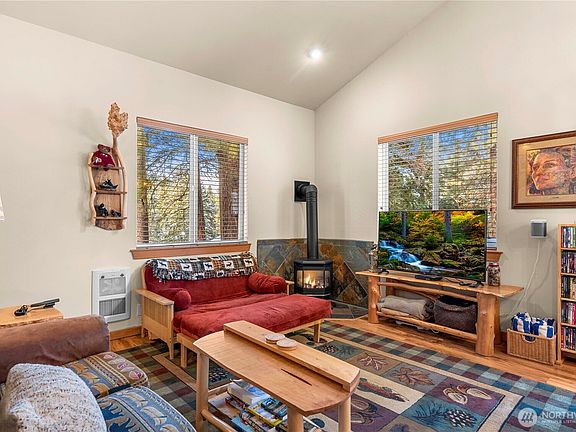 4th image of 25813 Bridle Lane