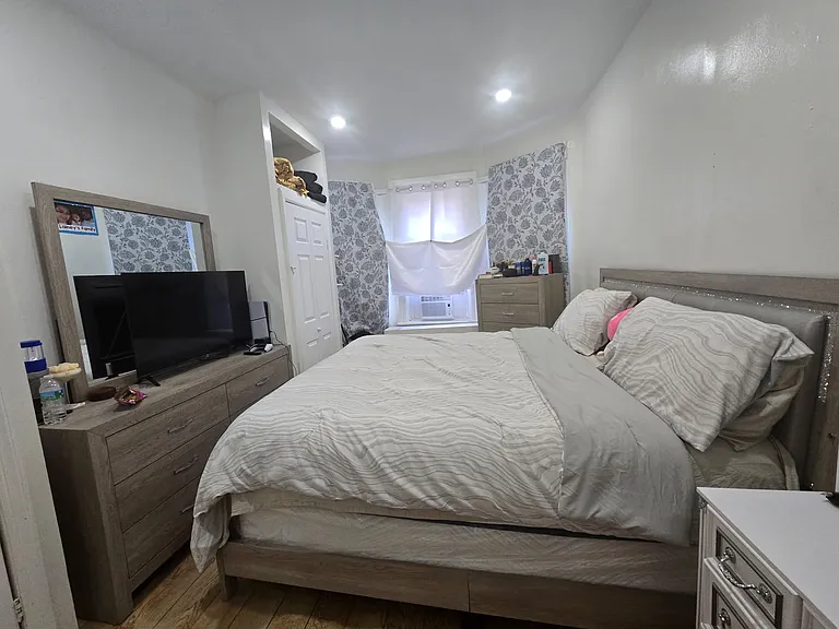 121 62nd St #1 — Photo 3