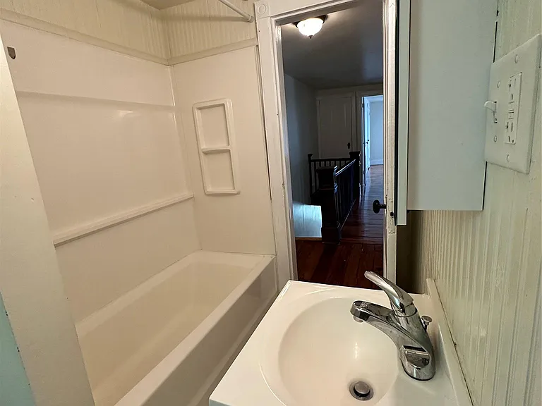 82 State St — Photo 15