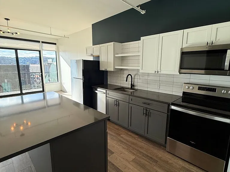 1709 FIFTH AVE — Photo 121