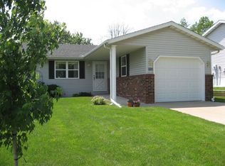 824 N Main St, Washington, IL 61571