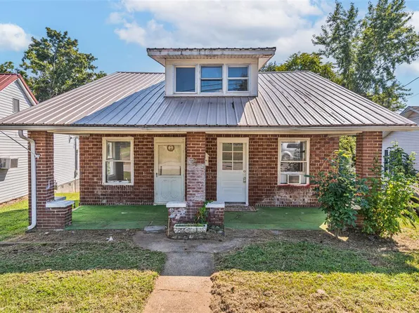 120 E Oak St, Scottsville, KY 42164