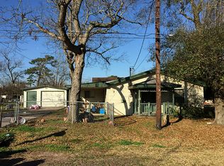 110 N 11th St, Highlands, TX 77562