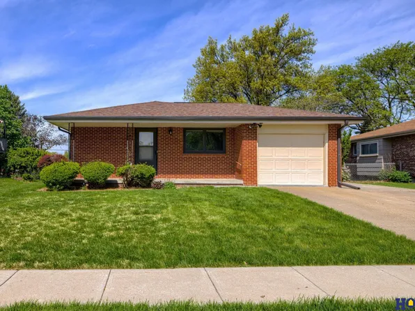 4741 S 47th St, Lincoln, NE 68516