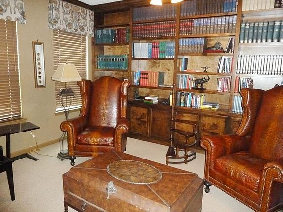 5th image of 1427 Crystal Lake Cir E