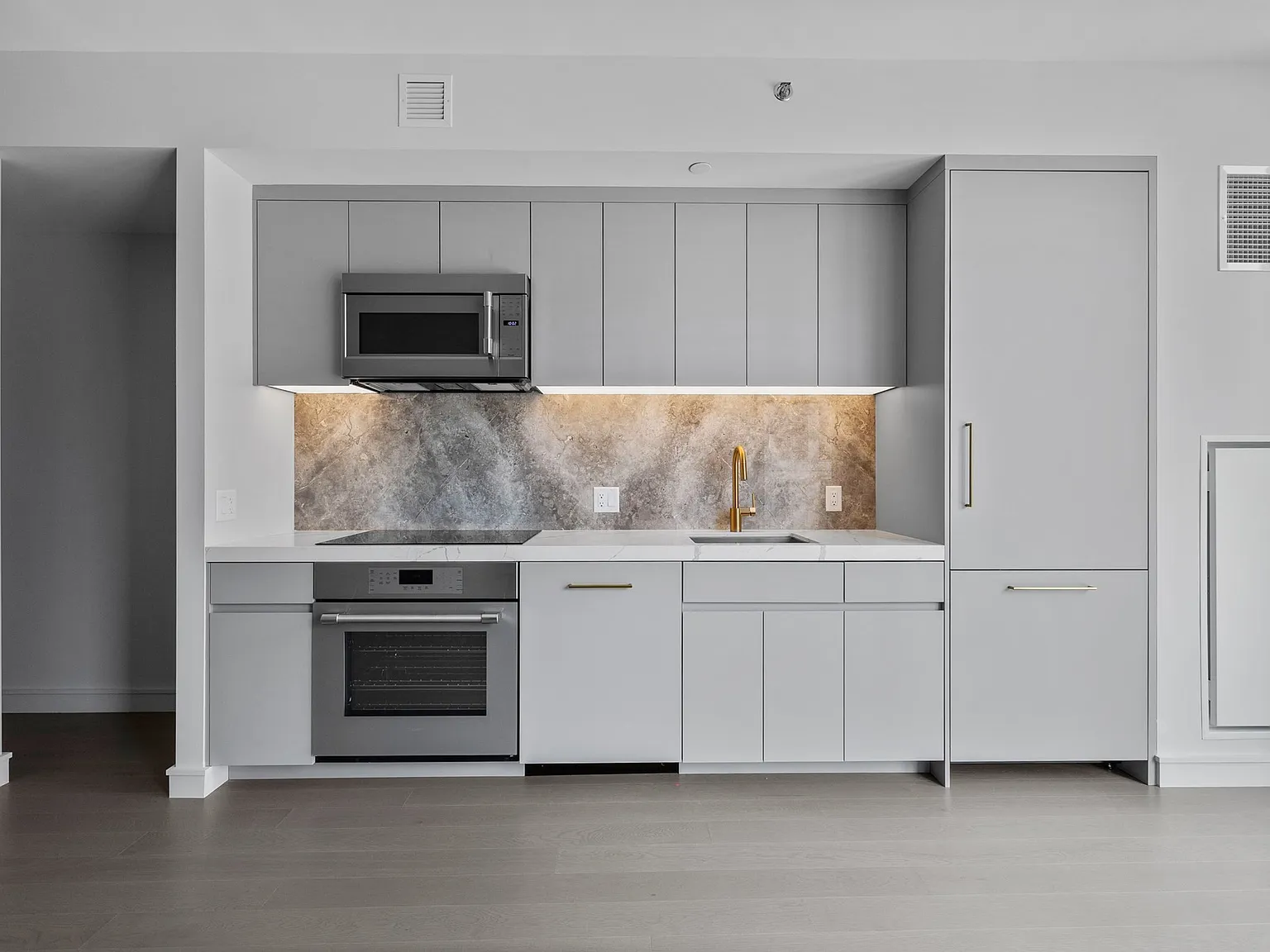 Studio, 578 sqft, $4,000 — Photo 1
