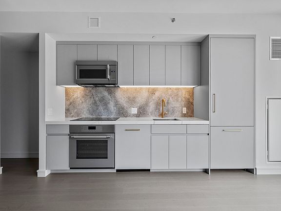 4th image of 55 Lagrange St #1010