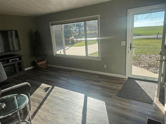 3rd image of 13540 Riverside Dr