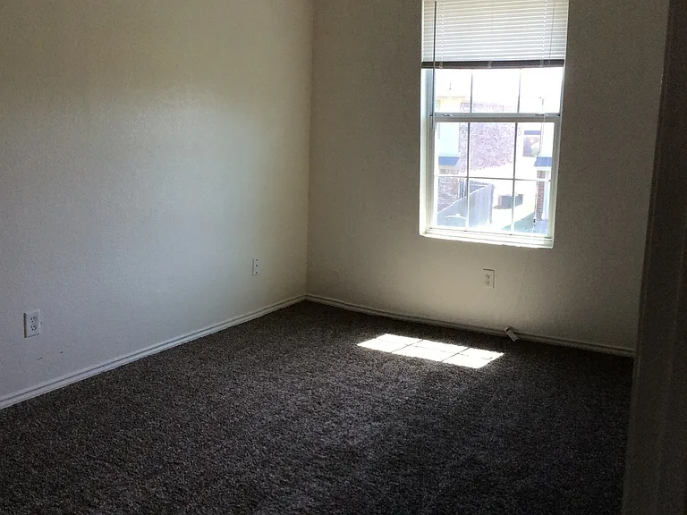 4002 Madison Dr #C — Photo 13