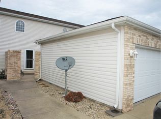 157 Mallard Pointe Dr, Valparaiso, IN 46385