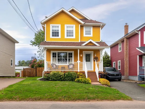 16 Esher St, Charlottetown, PE C1A 5G4