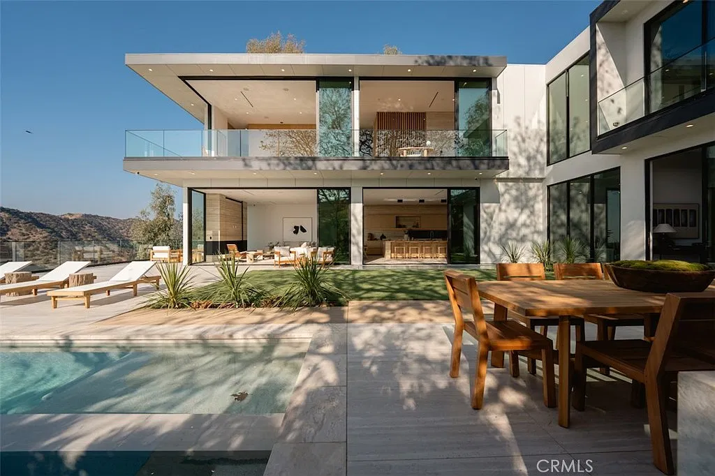 6 bed, 9.0 bath, 7504 sqft, $75,000 — Photo 1