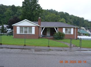 666 Lynn Ave, Weston, WV